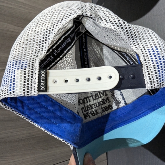 Marmot Mountain Snapback Trucker Hat - Picture 3 of 4